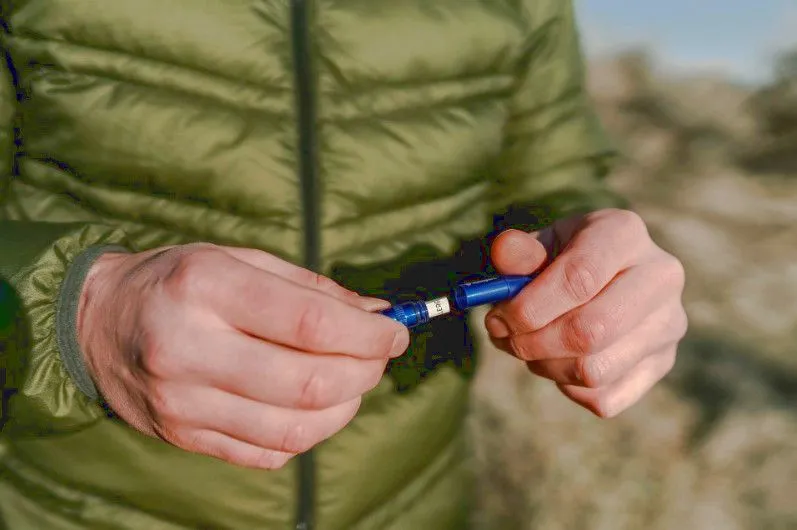 ALUMINUM EMERGENCY WHISTLE W/